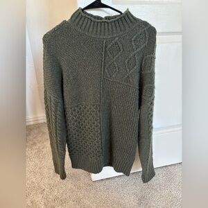 AMERICAN EAGLE Olive Green Sweater